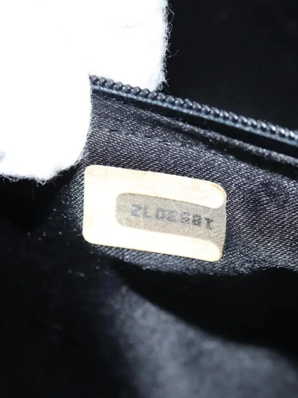 CHANEL V Stitch Shoulder Bag Enamel Black CC Auth bs25102